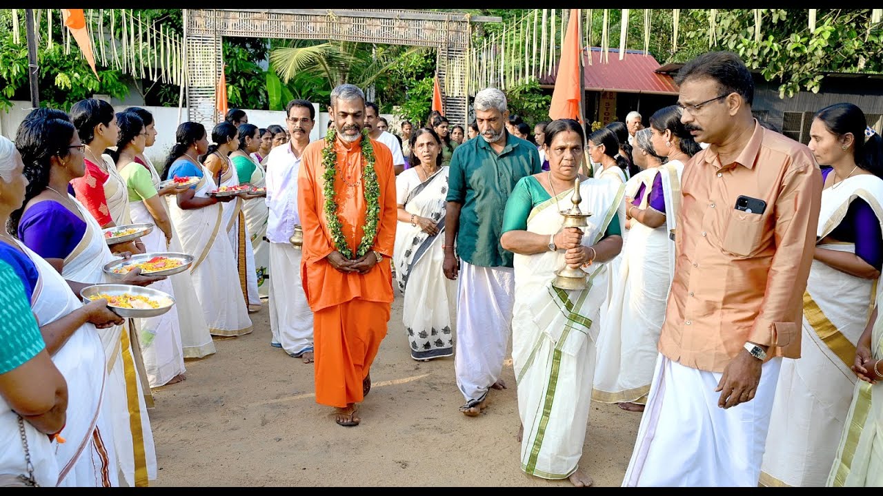 എടവിലങ്ങ് ശിവകൃഷ്ണ ആധ്യാത്മികസമിതിയുടെ നേതൃത്വത്തില്‍ എടവിലങ്ങ് സുകൃതം കൂട്ടുകുടുംബത്തിൽ ഗീതാജ്ഞാനയ‍ജ്‍ഞത്തിനു തുടക്കമായി.