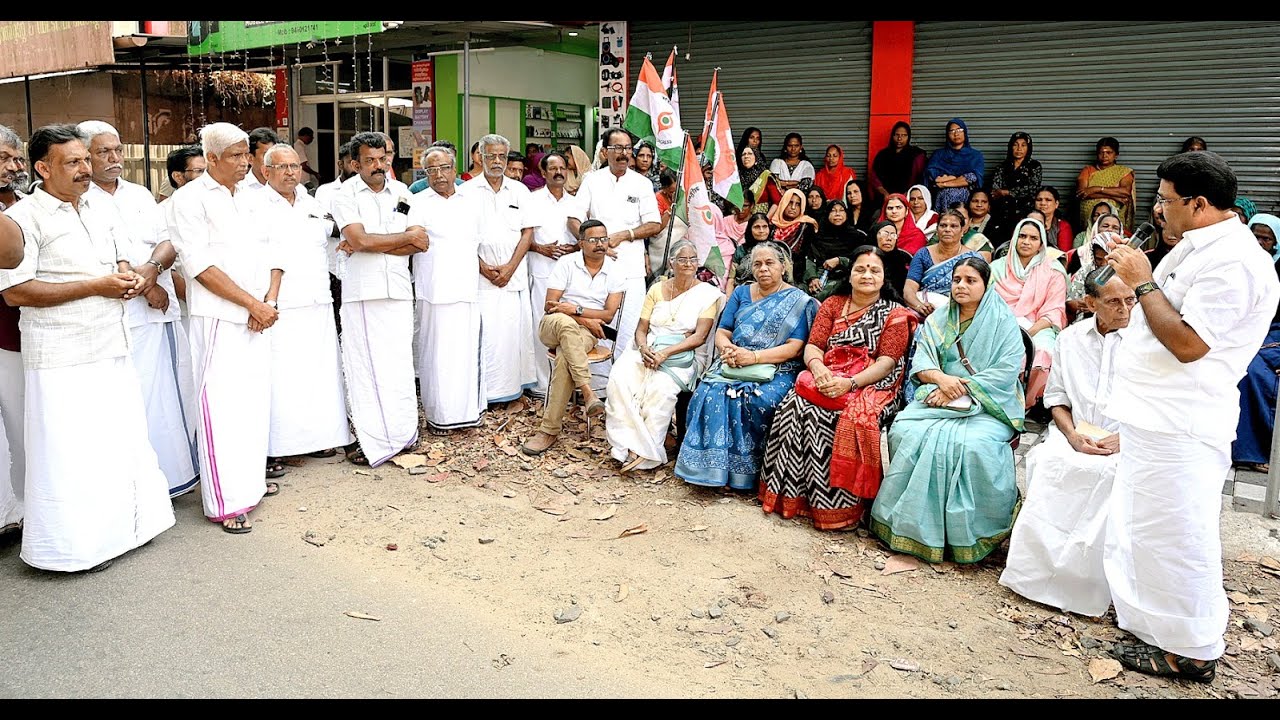 കുടുംബ ബജറ്റ് തകർത്ത ഭരണമാണ് സർക്കാരുകളുടേതെന്ന് ഐ എൻ ടി യു സി ജില്ലാ പ്രസിഡണ്ട് സുന്ദരൻ കുന്നത്തുള്ളി.