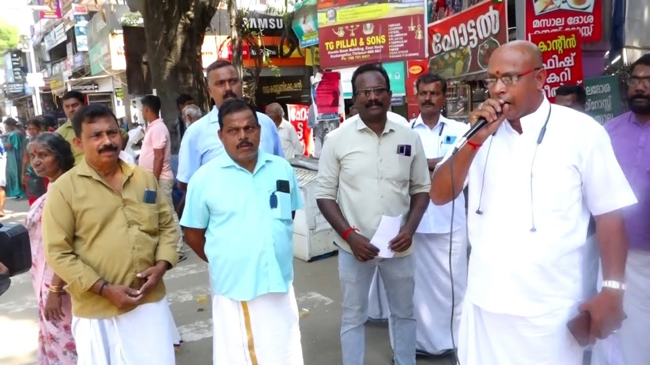 ഓട്ടോറിക്ഷ തൊഴിലാളികൾ കൊടുങ്ങല്ലൂർ ജോയിന്റ് Rto ഓഫീസിലേക്ക് മാർച്ചും ധർണ്ണയും നടത്തി