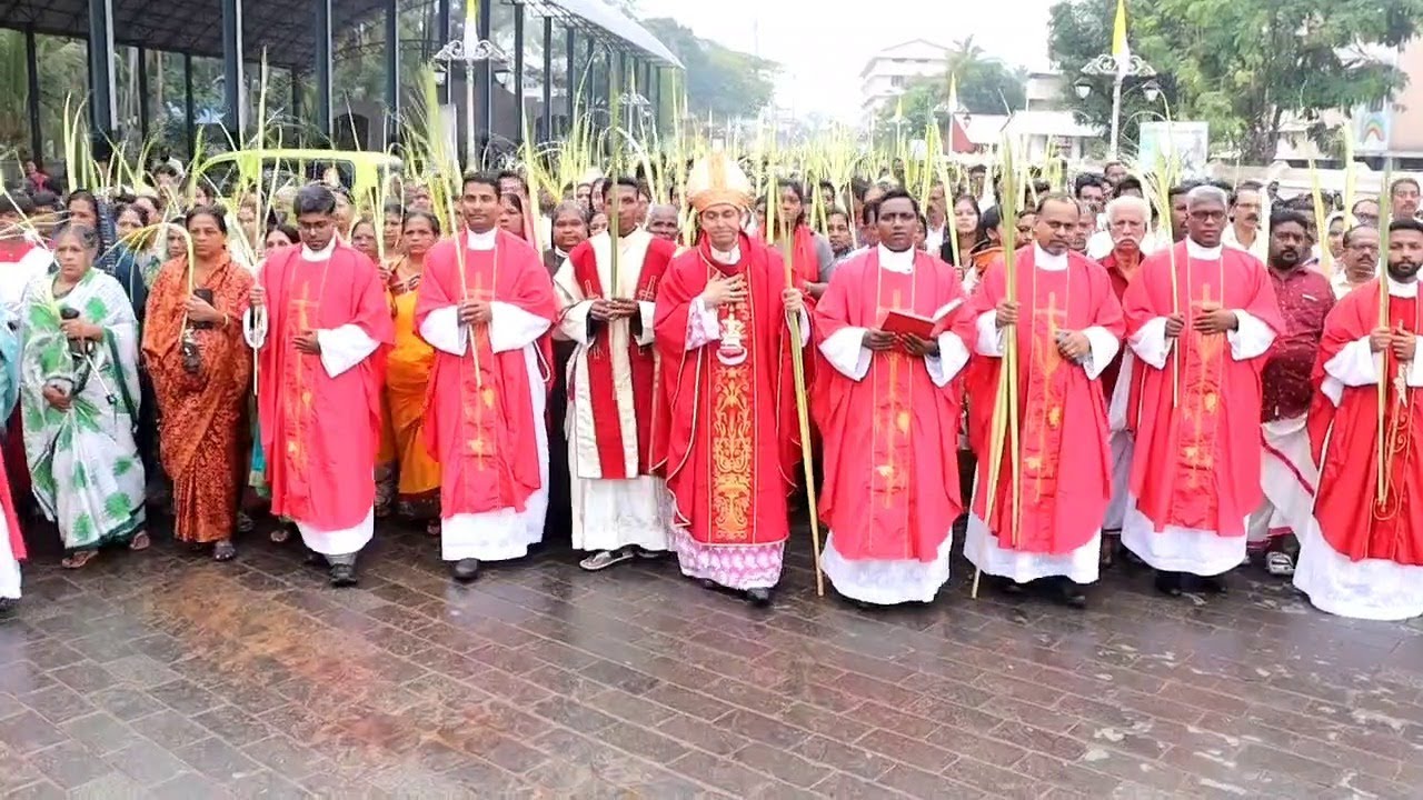യേശുക്രിസ്തുവിന്റെ ജറുസലേം പ്രവേശനത്തിന്റെ ഓര്മ പുതുക്കി ക്രൈസ്തവര് ഇന്ന് ഓശാന ഞായര് ആചരിക്കുന്നു