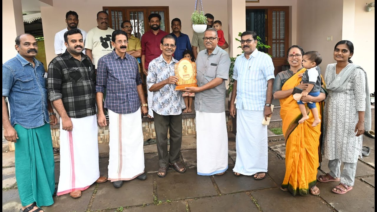 ടി കെ ഗംഗാധരനെ അനുമോദിച്ചു