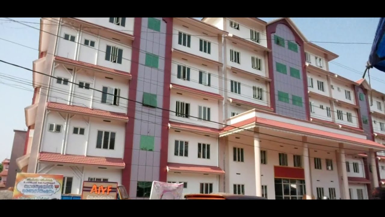 ഹൈക്കോടതി ഉത്തരവ് പ്രകാരം കൊടുങ്ങല്ലർ താലൂക്ക് ആശുപത്രിയിലെ അഞ്ച് നില കെട്ടിടവും ഐസിയു യൂണിറ്റും രോഗികൾക്ക് തുറന്ന് കൊടുക്കാത്ത സാഹചര്യവും നിലവിലെ പോരായ്മകളും പരിശോധിക്കാൻ സബ് ജഡ്ജിയെത്തി