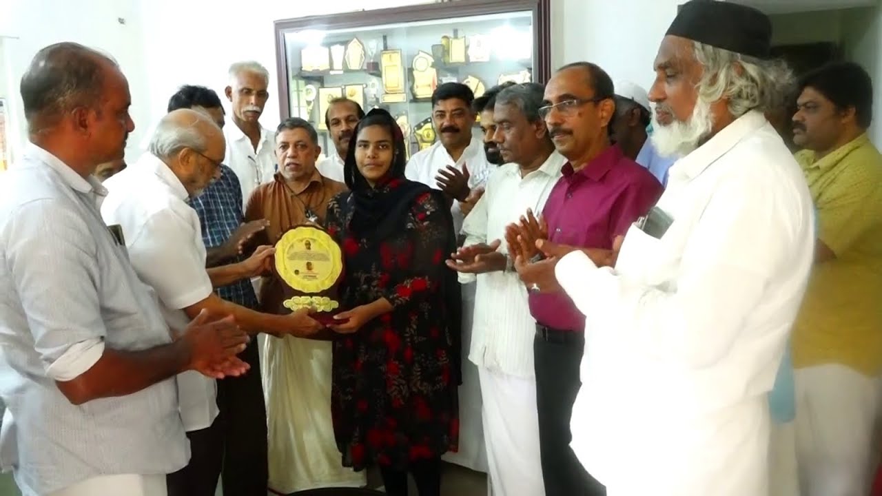 നീറ്റ് പരീക്ഷയിൽ ഉയർന്ന റാങ്ക് നേടിയ പുല്ലൂറ്റ് ചാപ്പാറ എടാകൂട്ടത്തിൽ ഫിനിയയെ കാഷ് അവാർഡും ടൗൺ കമ്മിറ്റി ഏർപ്പെടുത്തിയ എം.കെ. ഇബ്രാഹിം ഹാജി പുരസ്‌കാരവും നൽകി മുസ്‌ലിം സർവീസ് സൊസൈറ്റി ജില്ലാ കമ്മിറ്റി അനുമോദിച്ചു..