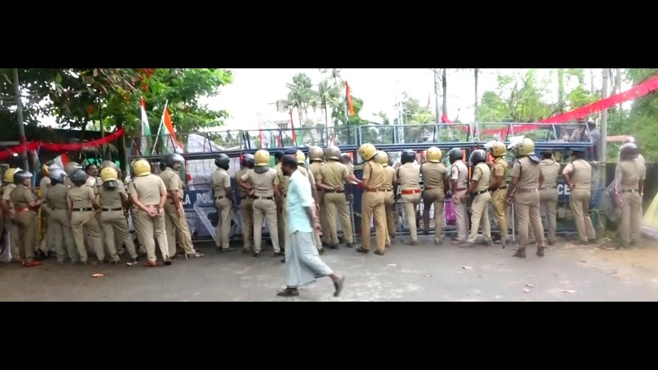 കൈപ്പമംഗലം എംഎൽഎ ഇ ടി ടൈസൺ മാസ്റ്ററുടെ ഓഫീസിലേക്ക് കോൺഗ്രസ്സ് മാർച്ച്