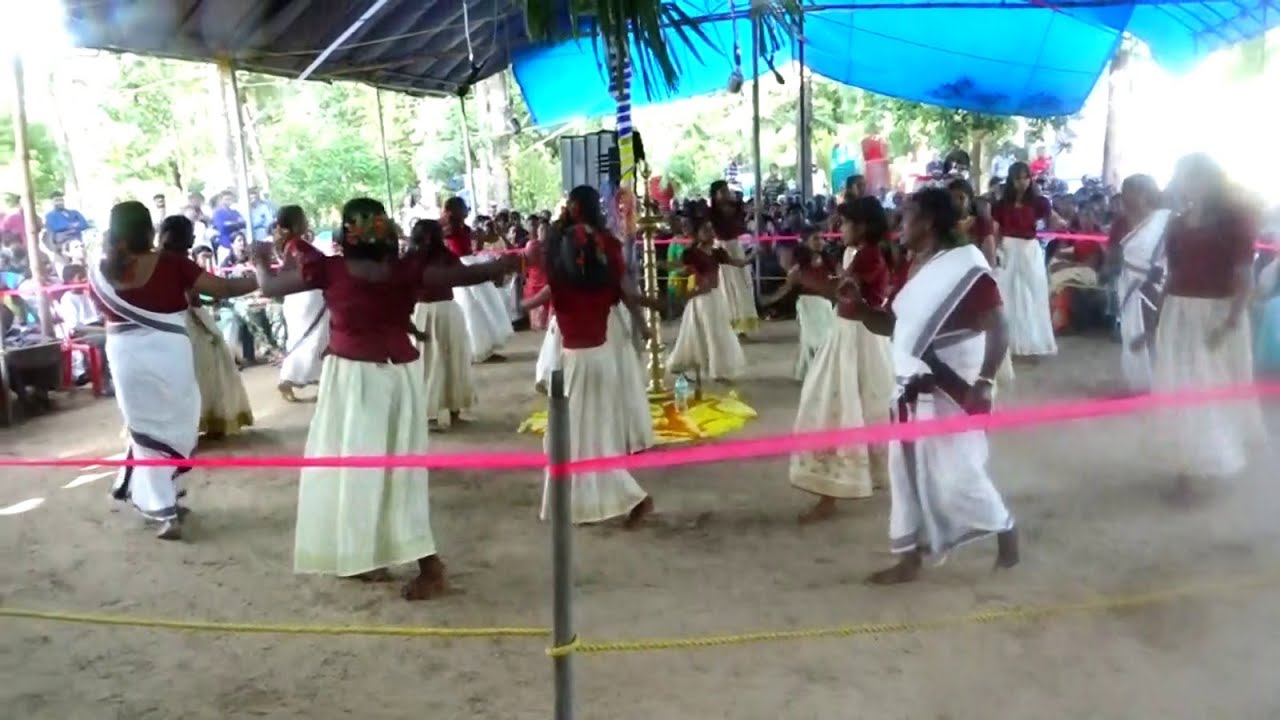 എൽത്തുരുത്ത് വോളിബോൾ അസോസിയേഷൻ്റെ ആഭിമുഖ്യത്തിൽ നടന്ന 32 ാമത് ഓണഘോഷ പരിപാടിയോടനുബന്ധിച്ച് വനിതാ ഓണക്കളി മത്സരം നടന്നു