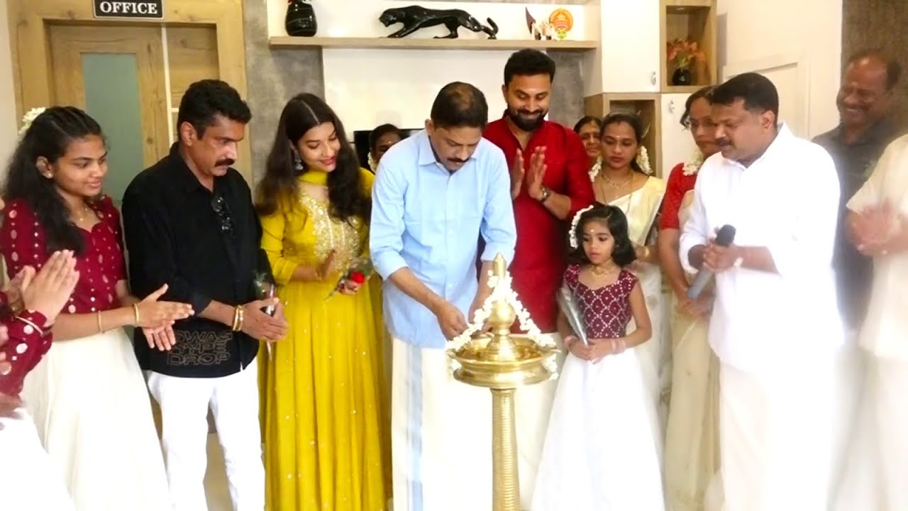 കൊടുങ്ങല്ലൂർ ഡോക്ക് ഇൻ്റീരിയൽസിൻ്റെ ഓണാഘോഷം വിവിധ പരിപാടികളോടെ നടന്നു.