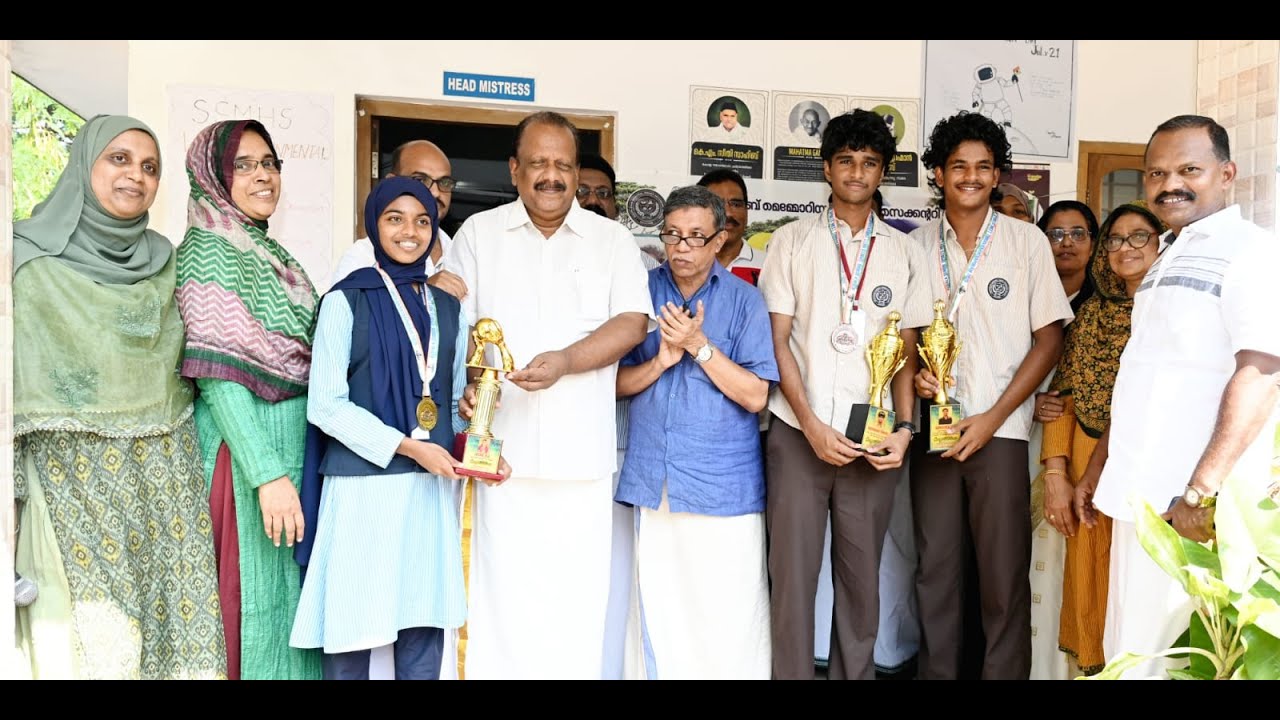 സംസ്ഥാന സ്ക്കൂൾ കായികമേളയിൽ സ്വർണ്ണ മെഡൽ നേടിയ അഴീക്കോട് സീതി സാഹിബ് മെമ്മോറിയൽ ഹയർ സെക്കൻ്ററി സ്ക്കൂളിലെ സ്വർണ്ണ മെഡൽ ജേതാക്കൾക്ക് സ്വീകരണം നൽകി