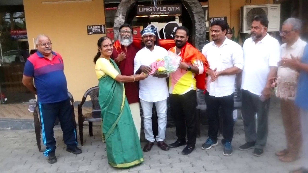 കൊടുങ്ങല്ലൂരിൽ നിന്നും മഞ്ഞുമലയിൽ തൊണ്ണൂറ്റി ഏട്ടാമത്തെ മീഡിയം രചിക്കാനായി ഡാവിഞ്ചി സുരേഷ് ലഡാക്കിലേക്ക്