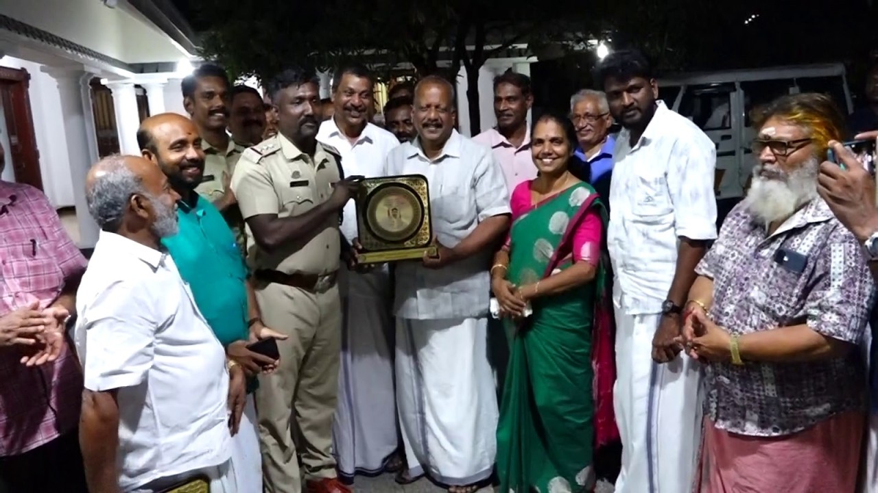 കൊടുങ്ങല്ലൂർ പോലീസ് സ്റ്റേഷനിൽ നിന്നും സ്ഥലം മാറി പോകുന്ന എസ് എച്ച് ഒ ബി.കെ. അരുണിനും എസ് ഐ സാലിമിനും ജനമൈത്രീ പോലീസ് സുരക്ഷ സമിതി ഹൃദ്യമായ യാത്രയയപ്പ് നൽകി