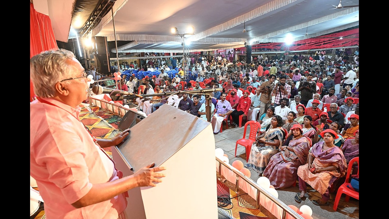 ബിനോയ് വിശ്വം നയിച്ച എൽ.എഫ് വികസന മുന്നേറ്റ ജാഥക്ക് കൊടുങ്ങല്ലൂരിൽ ഉജ്ജ്വല സ്വീകരണം