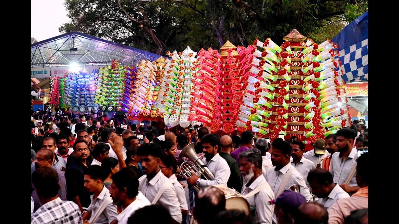 എൽത്തുരുത്ത് ശ്രീവിദ്യാപ്രകാശിനിസഭ വക ശ്രീകുമാര സുബ്രഹ്മണ്യക്ഷേത്രത്തിൽ നടന്ന കാവടിയാട്ടം വർണ്ണാഭമായി.