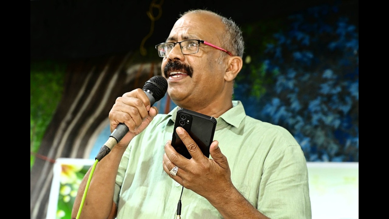 കൊടുങ്ങല്ലുരിൽ പൂർവ്വ വിദ്യാർത്ഥി സംഗമത്തിൽ പാട്ടുപാടികൊണ്ടിരിക്കെ കുഴഞ്ഞുവീണു മരിച്ചു