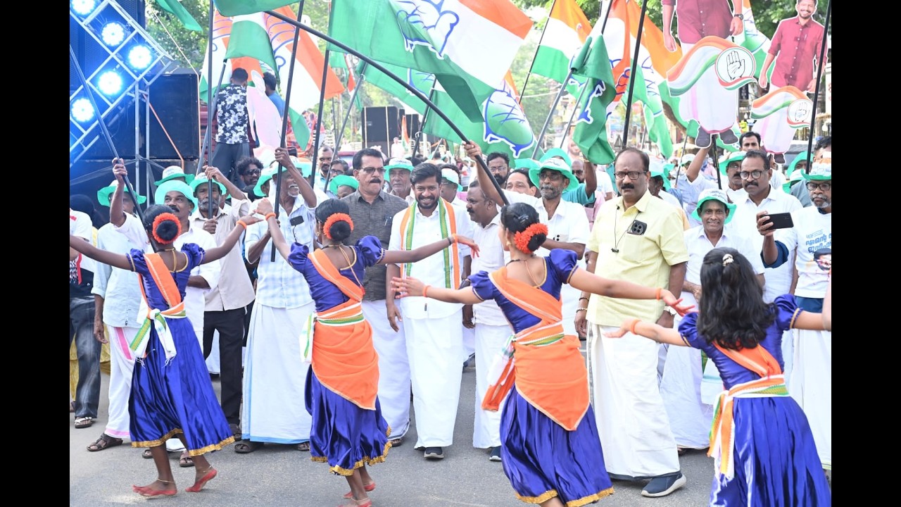 അണികളിൽ ആവേശം നിറച്ച് കൊടുങ്ങല്ലൂരിൽ യു.ഡി.എഫിന്റെ കൊട്ടിക്കലാശം