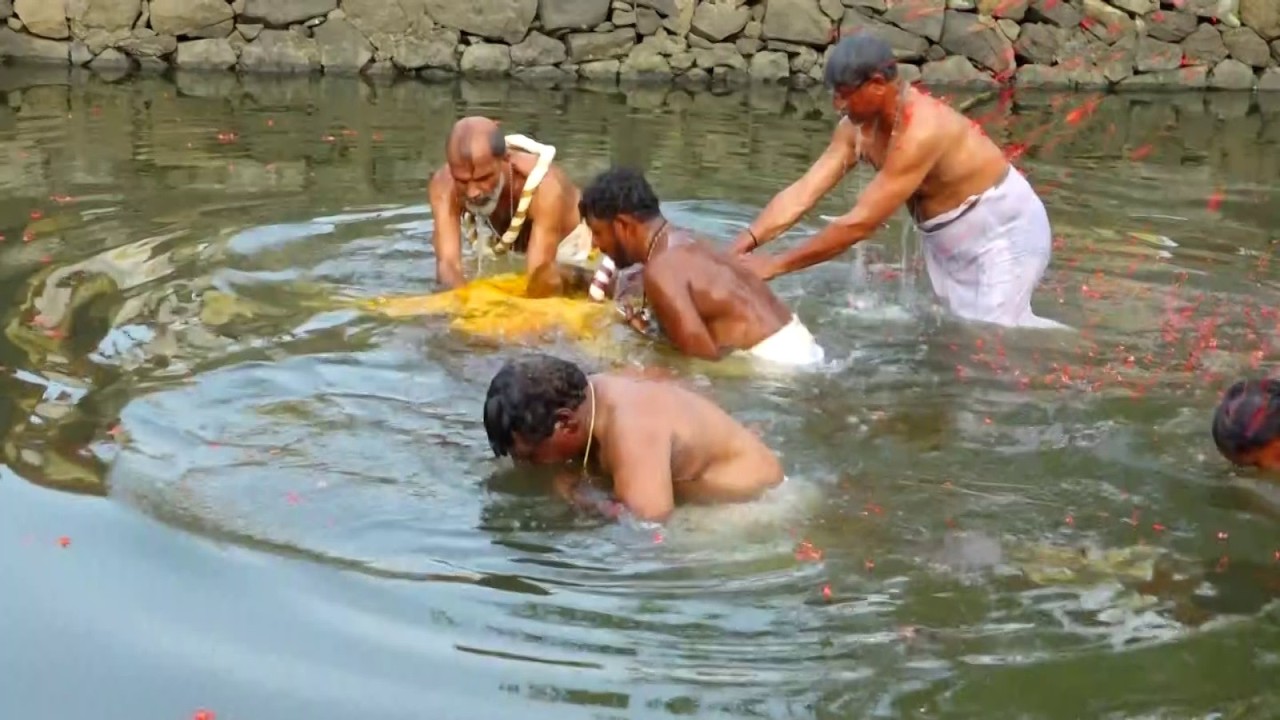 കൊടുങ്ങല്ലൂർ നെടിയതളി ശിവക്ഷേത്രത്തിലെ ഉത്സവം ആറാട്ടോടെ സമാപിച്ചു.