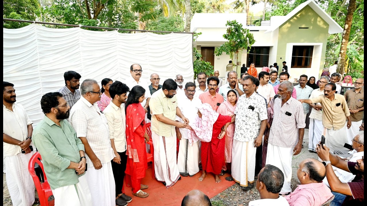 മകൻറെ വിവാഹം ലളിതമാക്കി നിർധന കുടുംബത്തിന് വീട് ഒരുക്കി പൊതുപ്രവർത്തകൻ