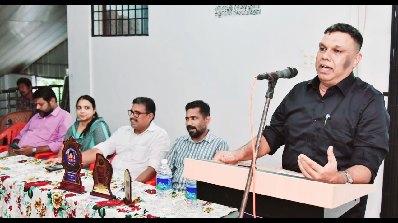 കൊടുങ്ങല്ലൂർ നായർ യുവജന ട്രസ്റ്റ് വിദ്യാഭ്യാസ അവാർഡ് ദാനവും പഠനോപകരണ വിതരണവും നടത്തി.