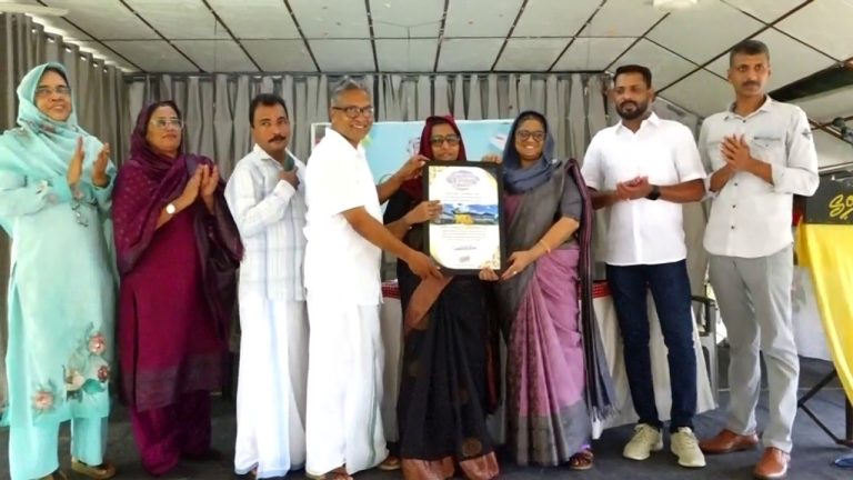 അഴീക്കോട് സീതി സാഹിബ് സ്കൂളിലെ 1992 95 കാലഘട്ടത്തിൽ പഠിച്ചിരുന്നവരുടെ കൂട്ടായ്മായ സ്കൂൾമേറ്റ്സ് 95 ചങ്ങാത്തപ്പൂരം എന്ന പേരിൽ സഹപാഠികളുടെ സംഗമം നടത്തി