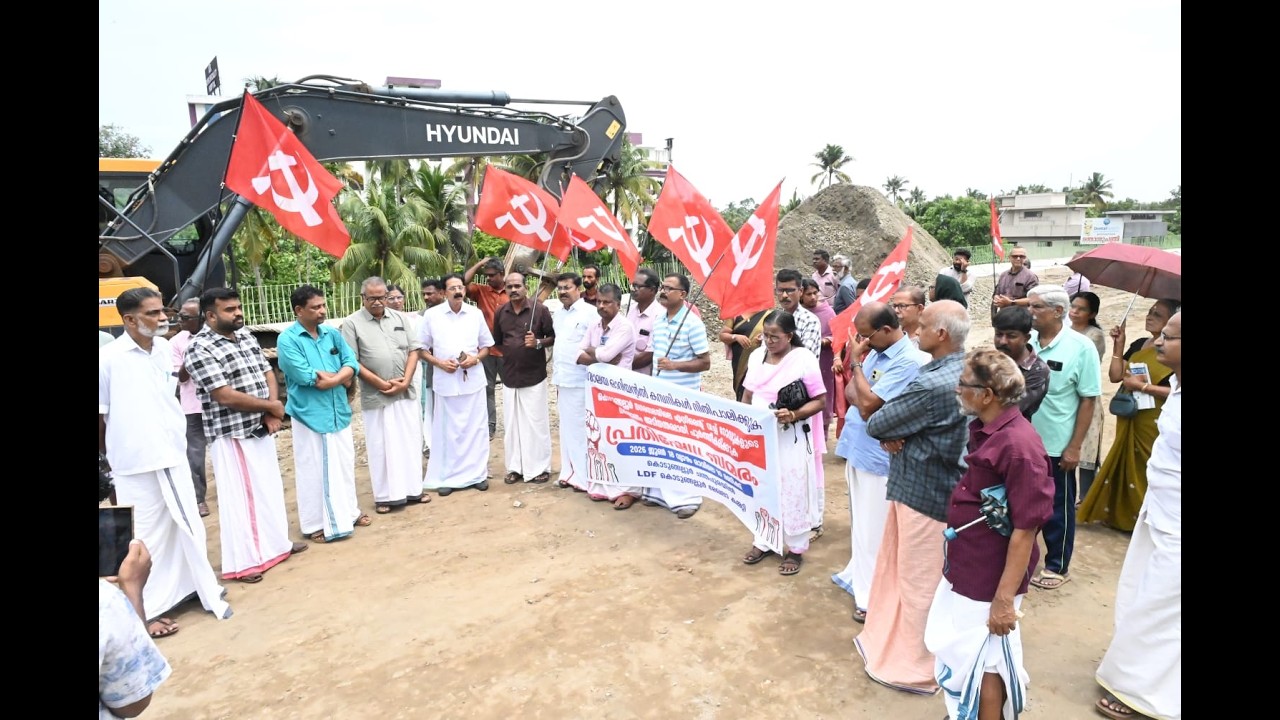 കൊടുങ്ങല്ലൂരിൽ കരാർ ലംഘനം നടത്തിയ ശിവാലയ കമ്പനിക്കെതിരെയുള്ള നടത്തുന്ന രാപ്പകൽ സമരത്തിന്റെ ഭാഗമായി ഇന്ന് എൽഡിഎഫ് ദേശിയ പാത നിർമാണം തടഞ്ഞു.