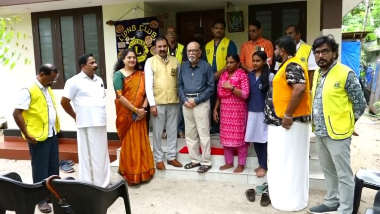 പണി പൂർത്തീകരിക്കാത്ത വീട് പൂർത്തിയാക്കി നൽകി കൊടുങ്ങല്ലൂർ ലയൺസ് ക്ലബ്
