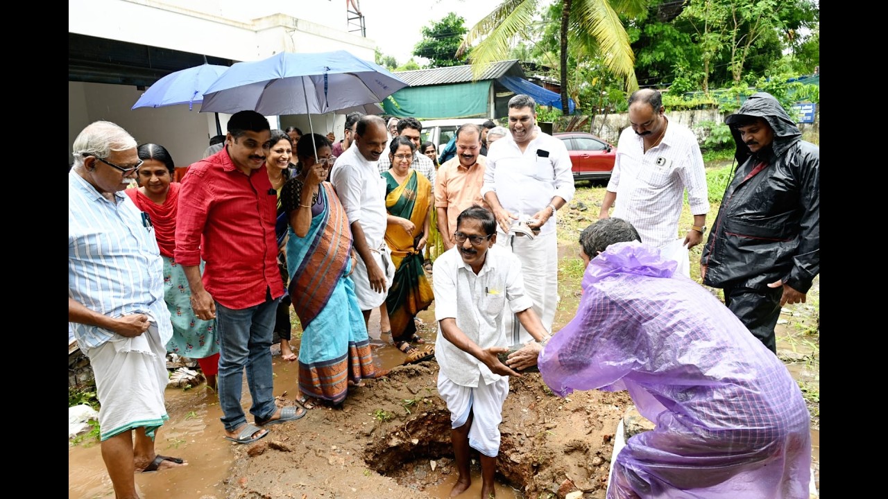 മേത്തല സർവ്വീസ് സഹകരണ ബാങ്കിൻ്റെ ആനാപ്പുഴ ബ്രാഞ്ചിൻ്റെ നവീകരണ പ്രവർത്തനങ്ങളുടെ ഭാഗമായി നിർമ്മിക്കുന്ന പുതിയ കെട്ടിടത്തിന് ശിലയിട്ടു
