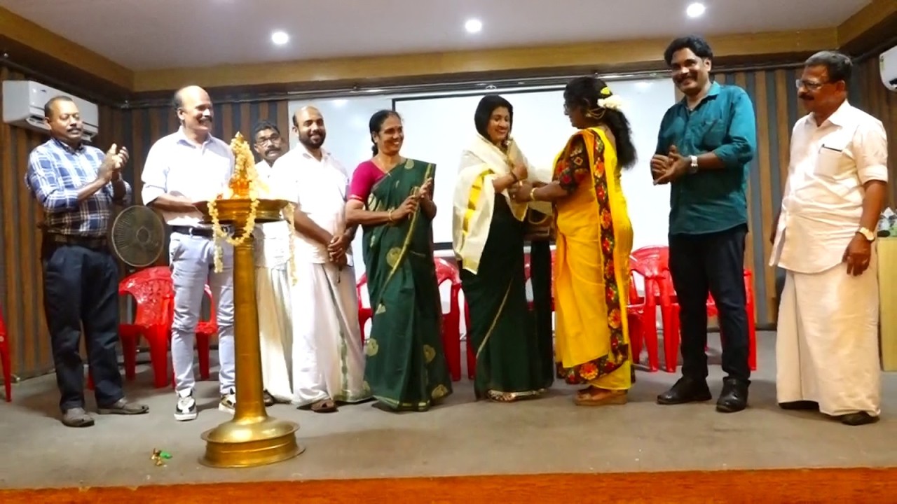 കനിവ് തേടി’ എന്ന ഷോർട്ട് ഫിലിമിന്റെ ആദ്യപ്രദർശനവും.ആദരവും കൊടുങ്ങല്ലൂരിൽ നടന്നു.
