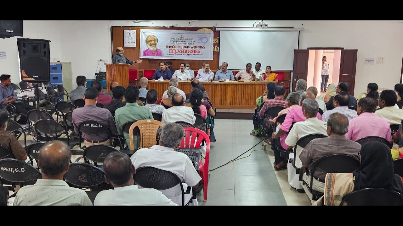 മഹാപ്രളയവും മഹാമാരിയും ഉൾപ്പെടെയുള്ള പ്രതിസന്ധിഘട്ടങ്ങളിൽ കേരളത്തിലെ തദ്ദേശസ്വയംഭരണ സ്ഥാപനങ്ങൾ കാഴ്ചവെച്ച പ്രവർത്തനങ്ങൾ ലോകത്തിന് തന്നെ മാതൃകയായിരുന്നുവെന്ന് മുൻ ധനമന്ത്രി ഡോ. തോമസ് ഐസക്