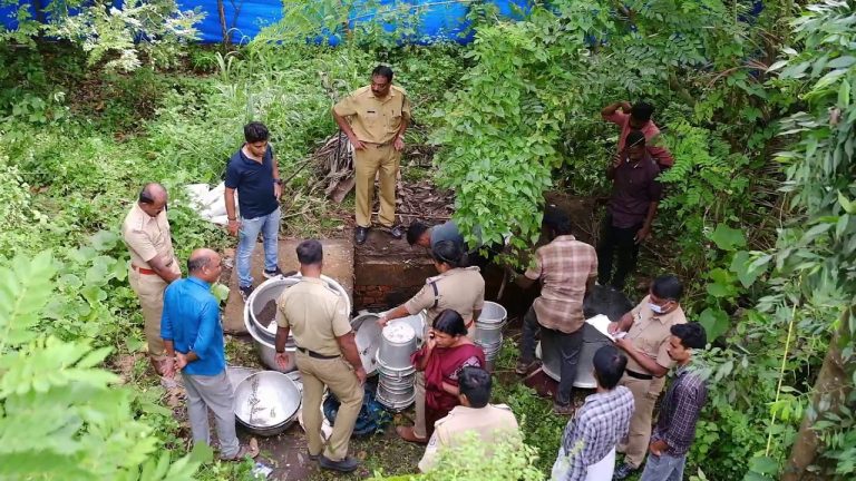 വാക്ക് പാലിച്ച് ഡി.വൈ.എസ്.പി.; സ്കൂളിലെ പാത്രങ്ങളും അരിയും മോഷ്ടിച്ച പ്രതിയെ പിടികൂടി,തൊണ്ടിമുതലും കണ്ടെടുത്തു.വിദ്യാർത്ഥികൾക്ക് നൽകിയ ഉറപ്പ് നിറവേറ്റി പോലീസ്