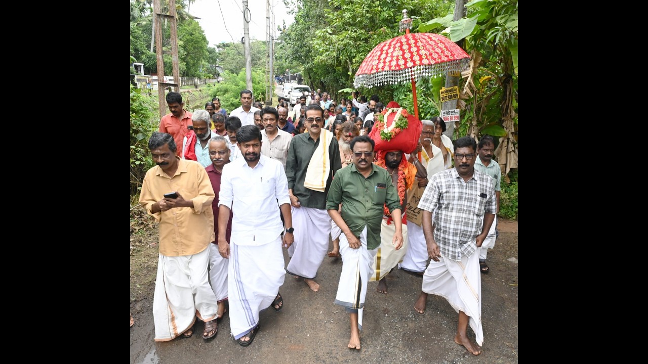 ആചാര തനിമയിൽ കോഴിക്കുളങ്ങര പൂജ