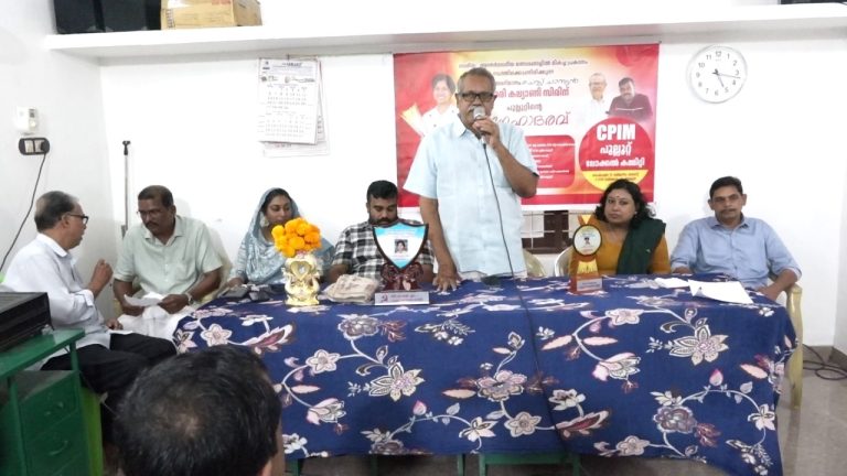 ഇന്ത്യൻ വനിതാ ചെസ്സ് റാങ്കിങ്ങിൽ ചരിത്ര നേട്ടം കൈവരിച്ച മലയാളി താരം കല്യാണി സിരിനെ ആദരിച്ചു.