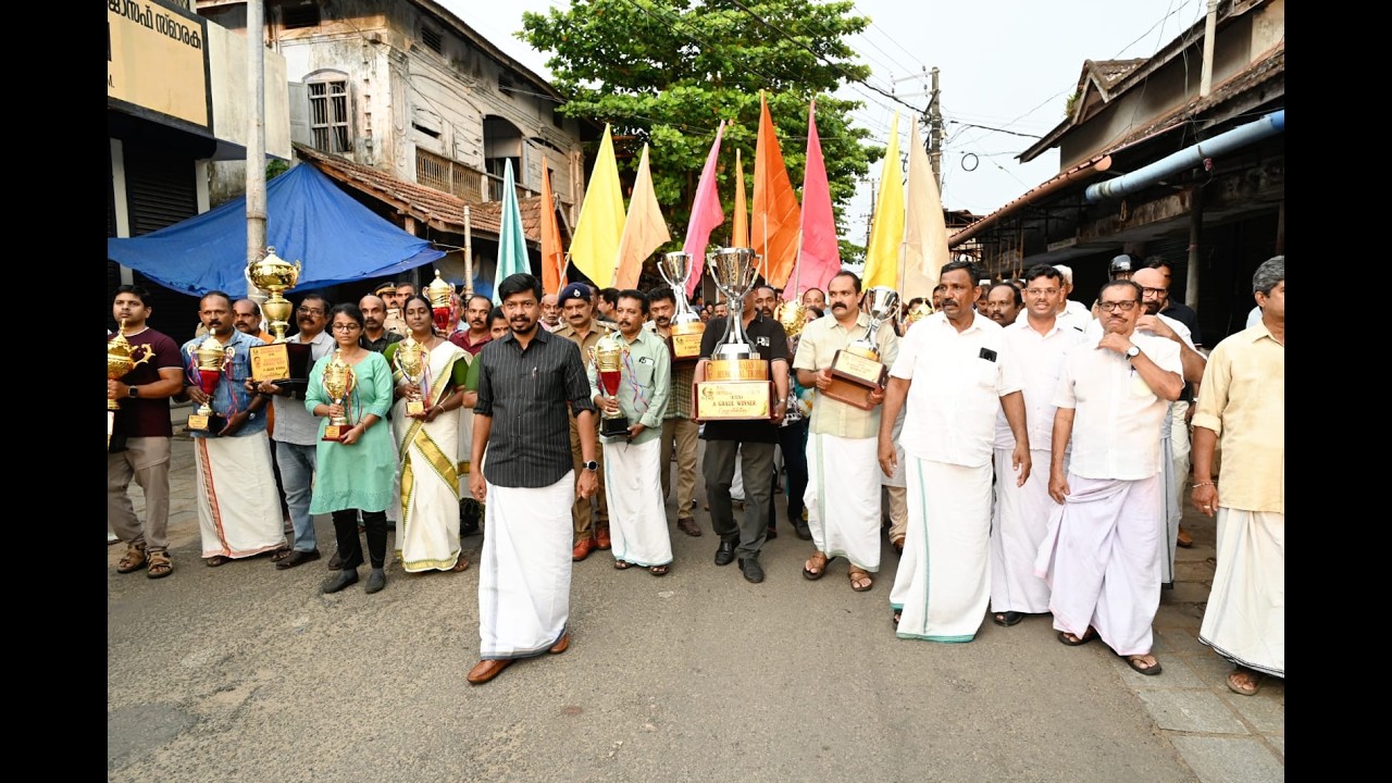 ചാമ്പ്യൻ ബോട്ട് ലീഗ് കോട്ടപ്പുറം ജലോത്സവത്തിന് ആവേശകരമായ തുടക്കം കുറിച്ചുകൊണ്ട് പ്രൗഢഗംഭീരമായ വിളംബര ജാഥ സംഘടിപ്പിച്ചു.