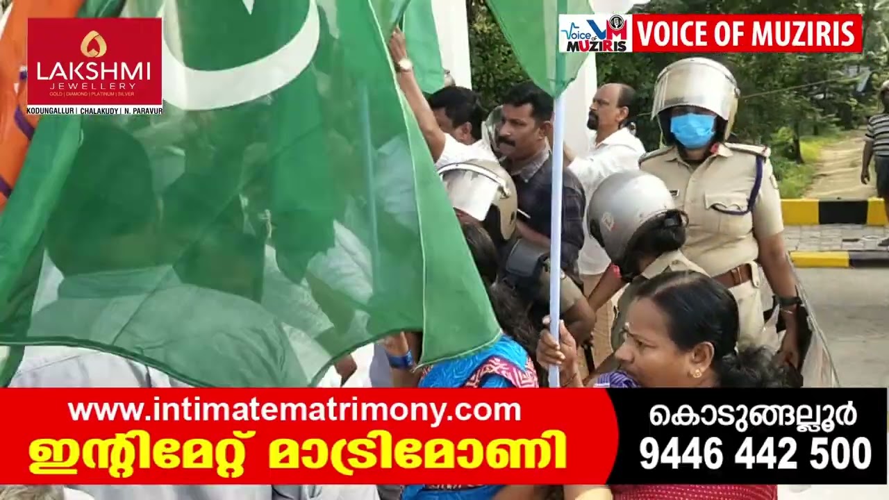 നിര്‍മാണം പൂര്‍ത്തീകരിക്കാതെ ടോള്‍ പിരിക്കാനുള്ള നീക്കത്തിനെതിരെ നാട്ടിക ടോൾ ബൂത്തിൽ പ്രതിഷേധവുമായി യുഡിഎഫ്, പ്രവര്‍ത്തകരെ അറസ്റ്റ് ചെയ്ത് നീക്കി