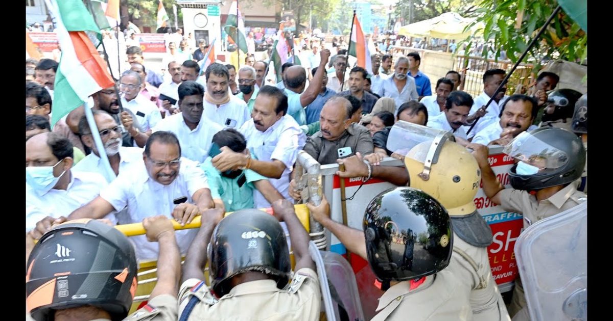 കൊടുങ്ങല്ലൂരിൽ കോൺഗ്രസിൻ്റെ പൊലീസ് സ്റ്റേഷൻ മാർച്ചിൽ സംഘർഷം