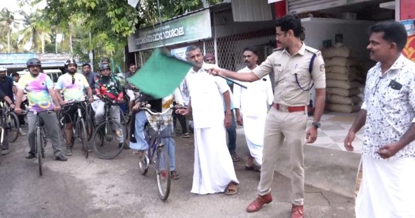 അഡ്വക്കേറ്റ് മേഘനാഥൻ സ്മാരക ഗ്രാമീണ വായനശാലയുടെ 80 ാം വാർഷികാഘോഷങ്ങളുടെ ഭാഗമായി എസ്.എൻ.പുരം റൈഡേഴ്സ് ക്ലബ്ബും വായനശാലയും സംയുക്തമായി മുസിരിസ് ബീച്ചിലേക്ക് സൈക്കിൾ റൈഡ് സംഘടിപ്പിച്ചു.
