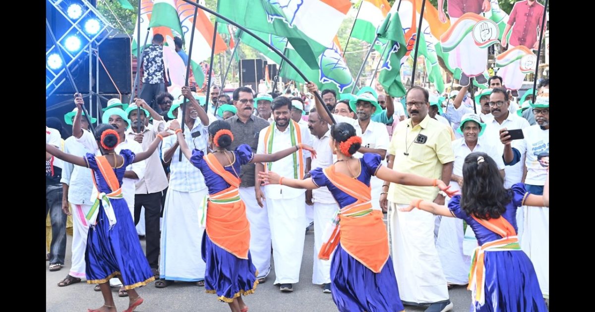 അണികളിൽ ആവേശം നിറച്ച് കൊടുങ്ങല്ലൂരിൽ യു.ഡി.എഫിന്റെ കൊട്ടിക്കലാശം