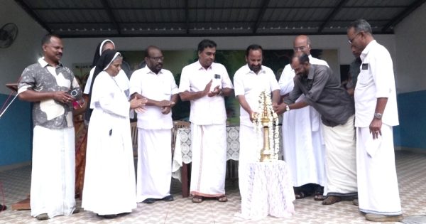 അഴീക്കോട് മാർത്തോമാ ഇംഗ്ലീഷ് മീഡിയം യുപി സ്കൂളിലെ സ്റ്റേജിന്റെയും ബാലകലോത്സവത്തിന്റെയും ഉദ്ഘാടനം നടന്നു