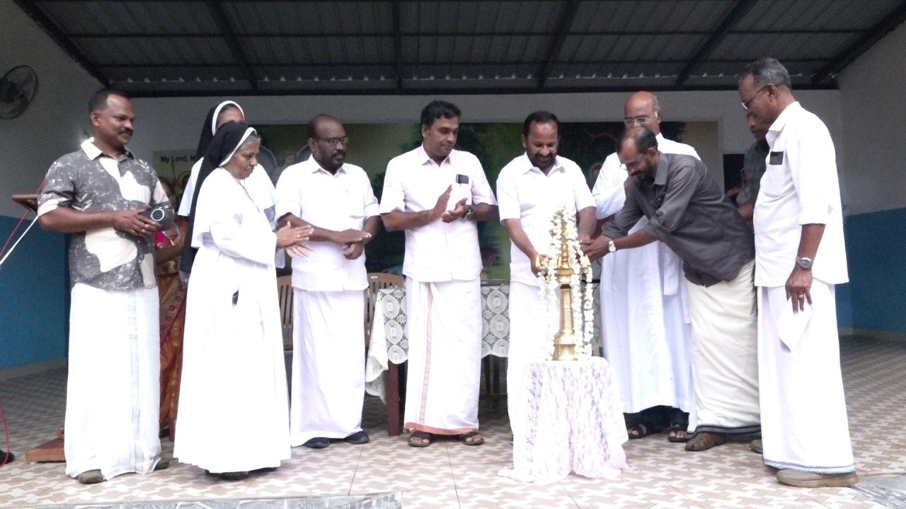 അഴീക്കോട് മാർത്തോമാ ഇംഗ്ലീഷ് മീഡിയം യുപി സ്കൂളിലെ സ്റ്റേജിന്റെയും ബാലകലോത്സവത്തിന്റെയും ഉദ്ഘാടനം നടന്നു