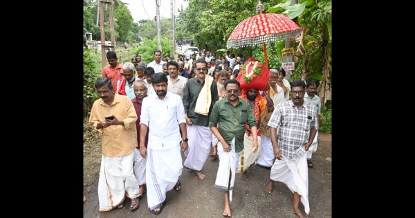 ആചാര തനിമയിൽ കോഴിക്കുളങ്ങര പൂജ