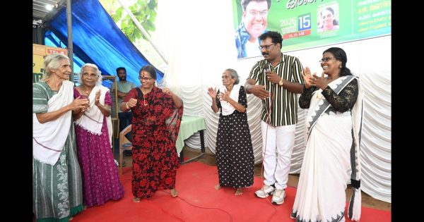 ആശ്രയം അഗതിമന്ദിരത്തിലെ പ്രിയപ്പെട്ടവർക്കൊപ്പം സന്തോഷം പങ്ക് വച്ച് പ്രശസ്ത കലാകാരൻ മണിദാസ് പയ്യോളി