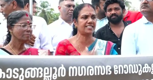 ദേശീയപാത നിർമ്മാണ കമ്പനിക്കെതിരെ നഗരസഭ ചെയർപേഴ്സൺ അടക്കമുള്ള എൽ.ഡി.എഫ് കൗൺസിലർമാരുടെ ഉപരോധ സമരം