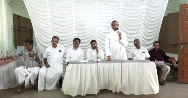 എറിയാട് ഫാത്തിമ മാതാ പള്ളിയിൽ വിദ്യാഭ്യാസ അവാർഡ് ദാനവും പൊതുയോഗവും മോൺസിഞ്ഞോർ റാഫേൽ ഒളാട്ടുപുറം അനുസ്മരണവും നടന്നു