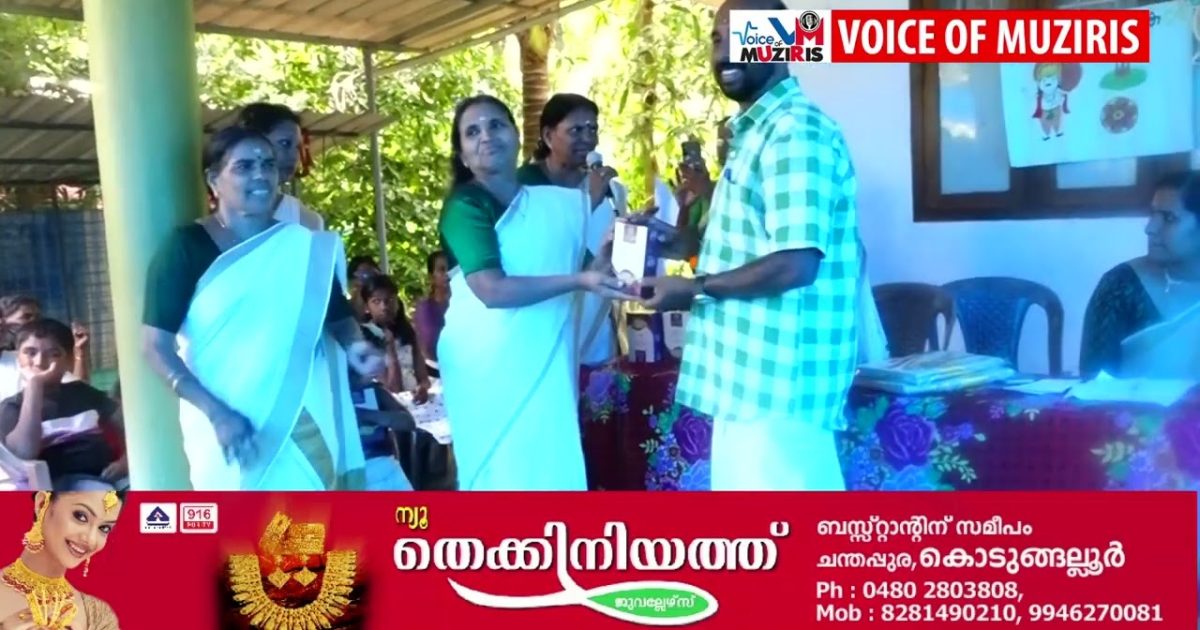 കൊടുങ്ങല്ലൂർ നഗരസഭ പടാകുളം 40 ാം വാർഡിൽ പ്രതിഭാ അങ്കണവാടിയുടെയും 40 ാം വാർഡ് വികസന സമിതിയുടെയും നേതൃത്വത്തിൽ ഓണാഘോഷവും ഓണസദ്യയും ഓണകിറ്റ് വിതരണവും,ഓണ പുടവവിതരണവും നടത്തി
