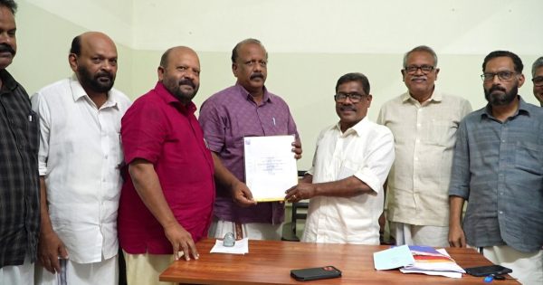 കയ്പമംഗലം നിയോജക മണ്ഡലം എം.എൽ.എ കെ.കെ.വത്സരാജിന്റെ ക്യാമ്പ് ഓഫീസ് ശ്രീനാരായണപുരം പള്ളിനടയിൽ പ്രവർത്തനം ആരംഭിച്ചു.