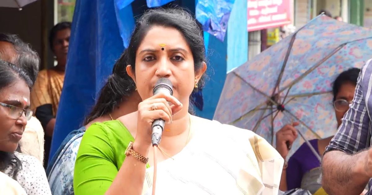 കയ്പമംഗലം ബ്ലോക്ക് കോൺഗ്രസ് കമ്മിറ്റിയുടെ ആഭിമുഖ്യത്തിൽ ആരോഗ്യ മന്ത്രി വീണാ ജോർജ് രാജിവെക്കണമെന്ന് ആവശ്യപ്പെട്ടു കൊണ്ട് നടന്ന മാർച്ചും ധർണയും ഡി.സി.സി ജനറൽ സെക്രട്ടറി സോണിയ ഗിരി ഉദ്ഘാടനം ചെയ്തു