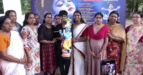 കൃഷ്ണ കുചേല സംഗമത്തിലൂടെ വൈറലായ കൃഷ്ണയെ പറമ്പിക്കുളങ്ങര ബാലഗോകുലം അനുമോദിച്ചു.