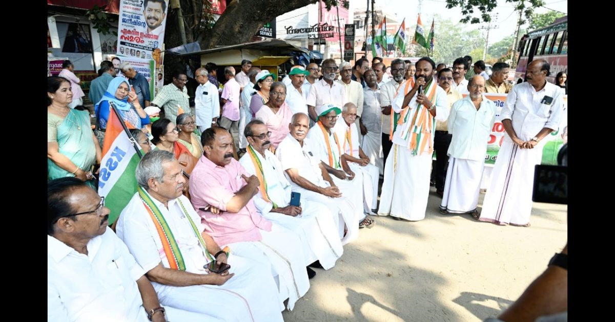കെ എസ് എസ് പി എ സംസ്ഥാന കമ്മിറ്റി നേതൃത്വം നൽകിയ ജീവിത സമര യാത്രക്ക് കൊടുങ്ങല്ലൂരിൽ സ്വീകരണം നൽകി