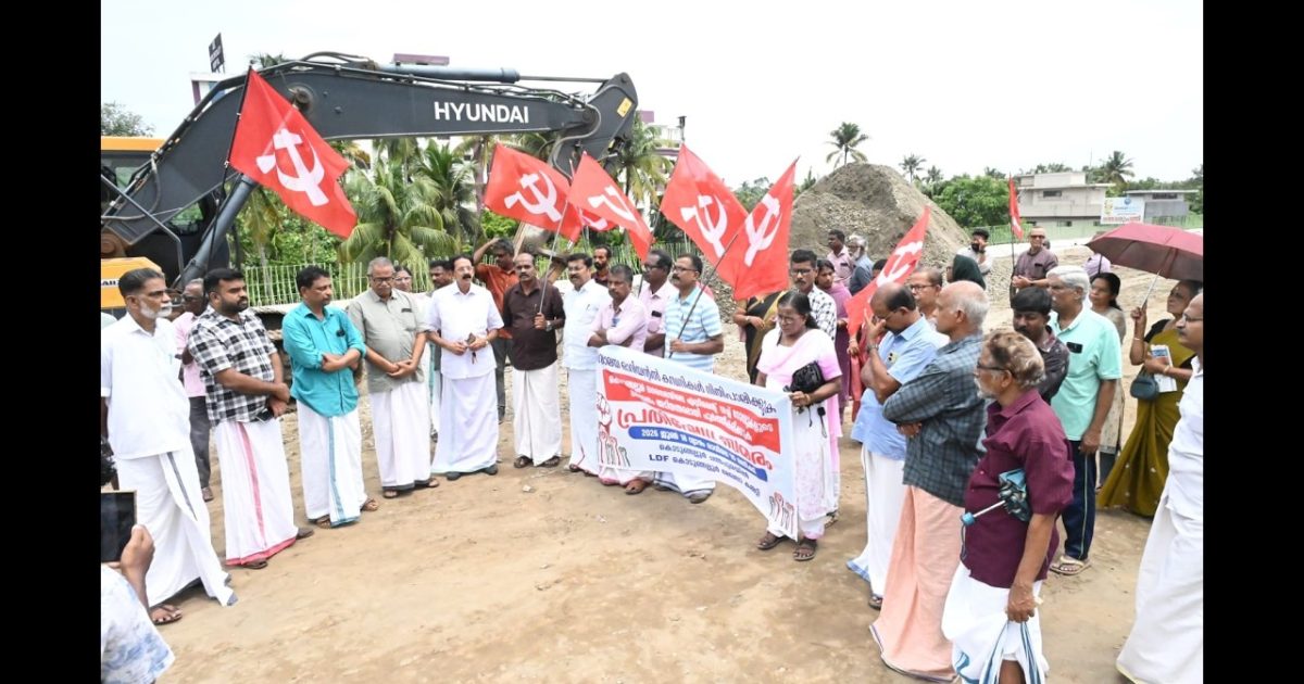 കൊടുങ്ങല്ലൂരിൽ കരാർ ലംഘനം നടത്തിയ ശിവാലയ കമ്പനിക്കെതിരെയുള്ള നടത്തുന്ന രാപ്പകൽ സമരത്തിന്റെ ഭാഗമായി ഇന്ന് എൽഡിഎഫ് ദേശിയ പാത നിർമാണം തടഞ്ഞു.