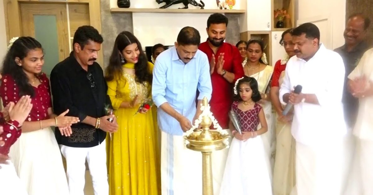 കൊടുങ്ങല്ലൂർ ഡോക്ക് ഇൻ്റീരിയൽസിൻ്റെ ഓണാഘോഷം വിവിധ പരിപാടികളോടെ നടന്നു.