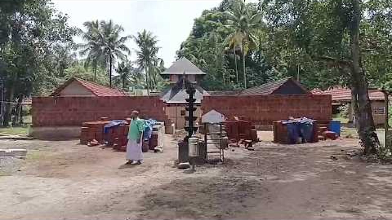 കൊടുങ്ങല്ലൂർ തിരുവള്ളൂർ ശ്രീ മഹാദേവക്ഷേത്രത്തിൽ വൻ മോഷണം;ലക്ഷങ്ങളുടെ നഷ്ടം