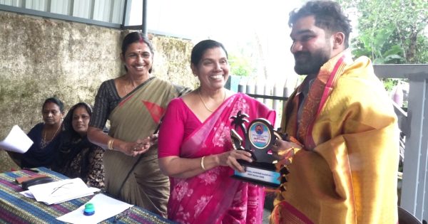 കൊടുങ്ങല്ലൂർ നഗരസഭ 26 ാം വാർഡിൽ എം.ബി.ബി.എസിൽ ഉന്നത വിജയം കരസ്ഥമാക്കിയ ഡോക്ടറെ അനുമോദിച്ചു