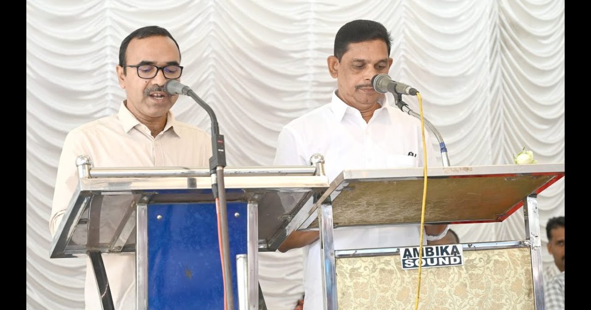 കൊടുങ്ങല്ലൂർ നഗരസഭയിലെ 46 ജനപ്രതിനിധികളുടെ സത്യപ്രതിജ്ഞ കുഞ്ഞിക്കുട്ടൻ തമ്പുരാൻ ചത്വരത്തിൽ വമ്പിച്ച ജനകീയ പങ്കാളിത്തത്തോടെ നടന്നു
